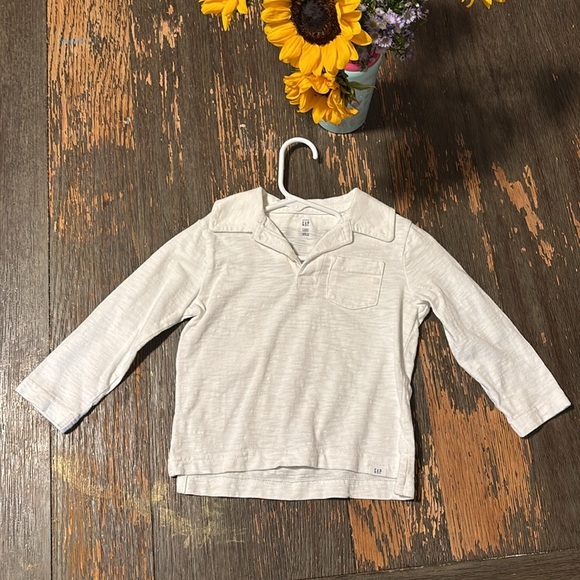 GAP Kids 2x 2T Button Down Shirts - 1xLight Blue SSS and 1xCream LSS. ExltCndtn - Picture 7 of 11